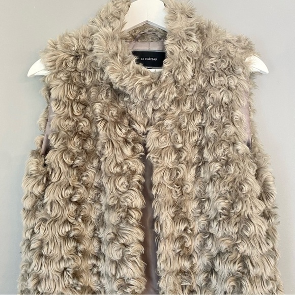 Le Chateau Faux Fur Grey Vest - Picture 9 of 12
